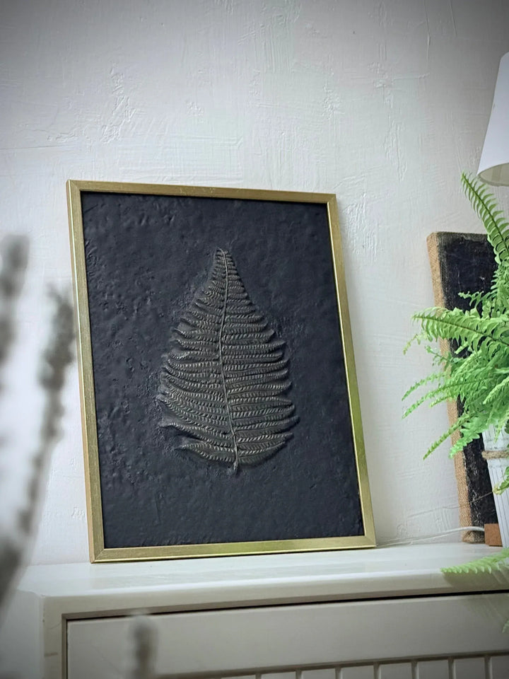 Fern wall decor in a golden frame by DABA Deco, perfect for interior design