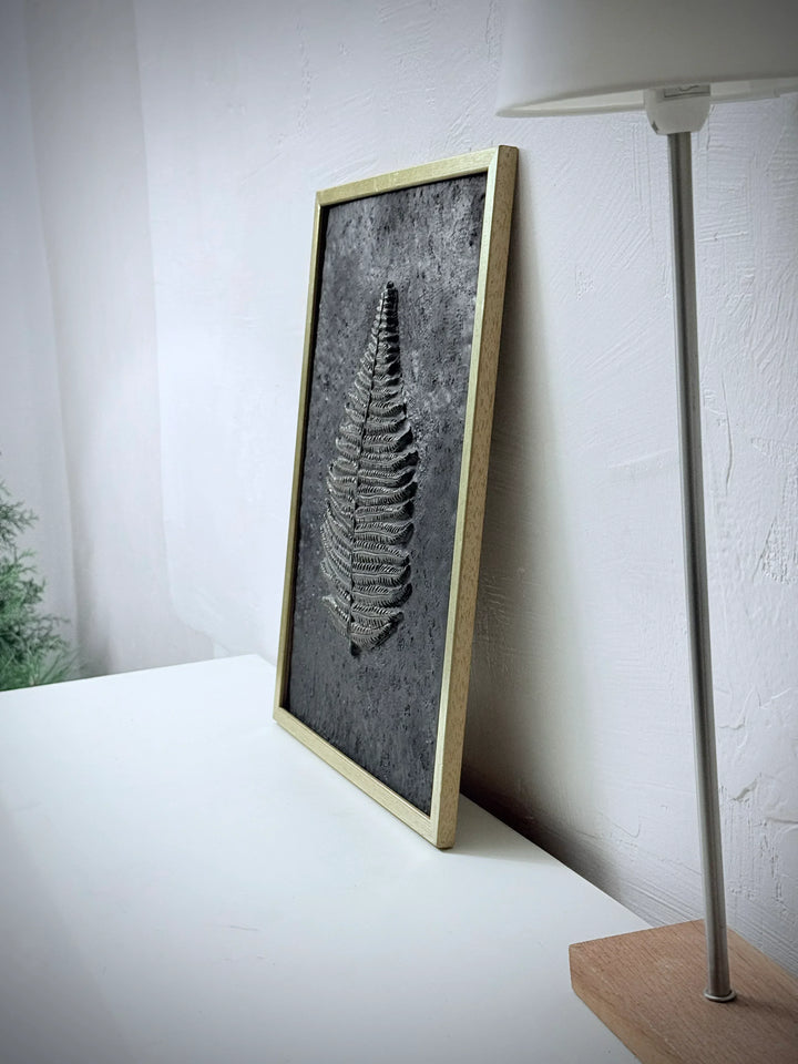 Fern wall decor in a golden frame by DABA Deco, perfect for interior design
